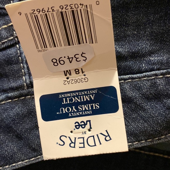 I am selling jean’s. - Picture 4 of 5